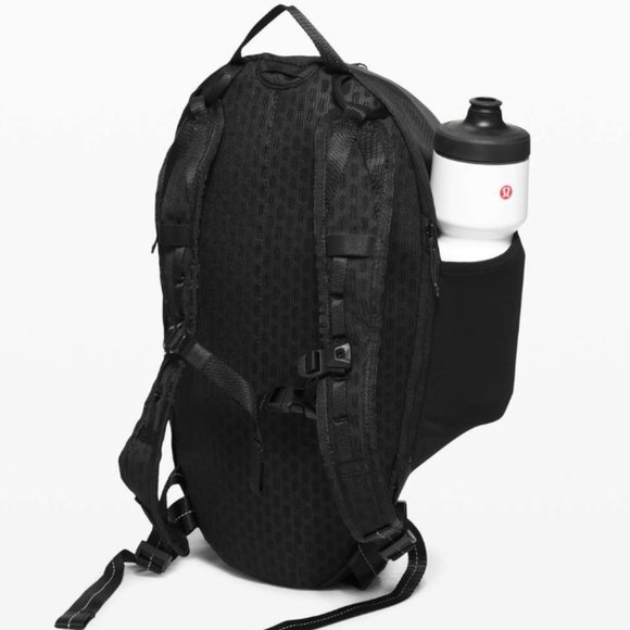 NWOT Lululemon far and free backpack  sz 13L - Picture 3 of 11